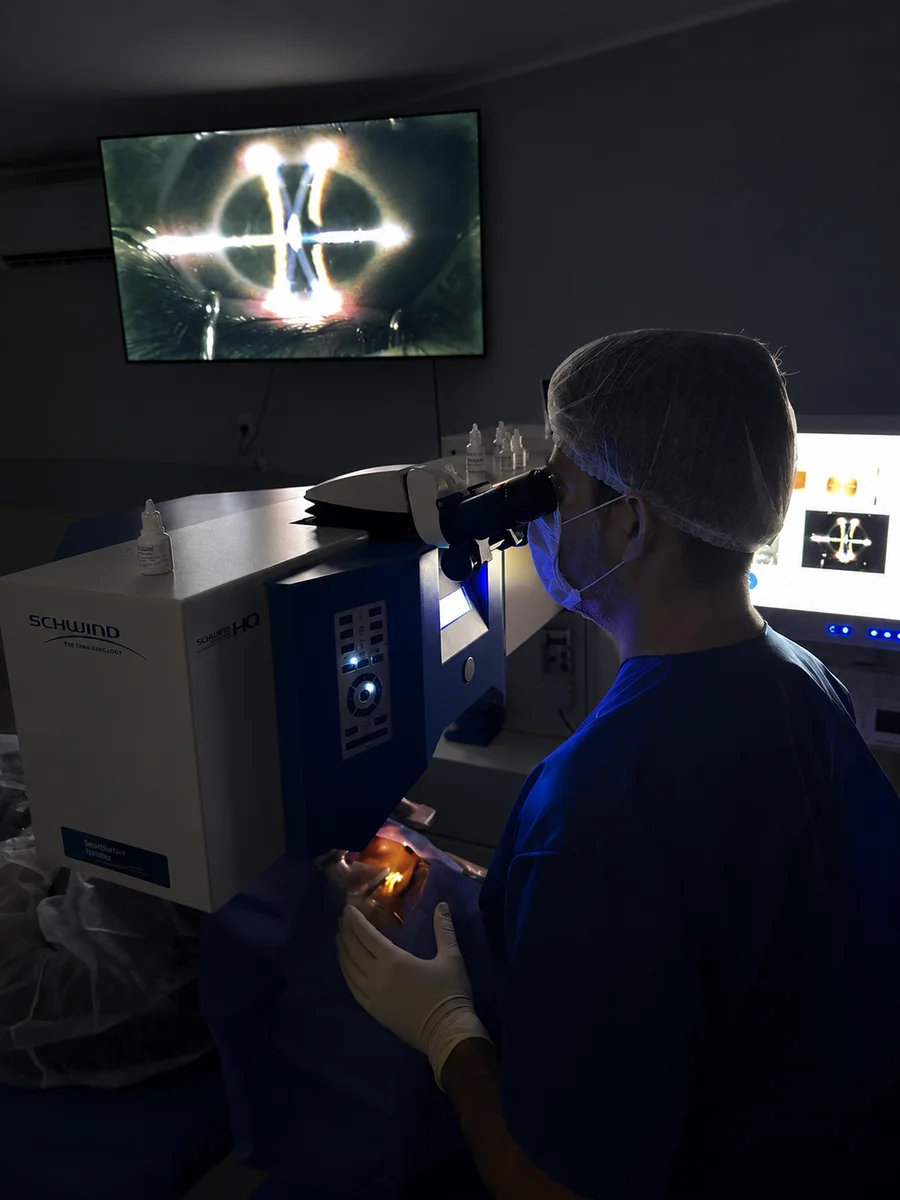 Cirurgia refrativa a laser realizada pelo Dr. Bernardo Viana em Cachoeiro de Itapemirim