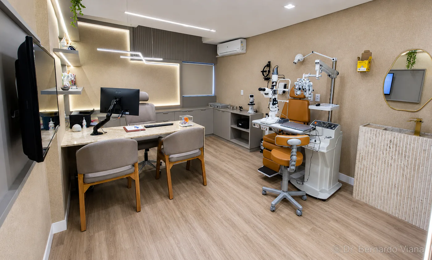 Sala de exame do consultório Dr. Bernardo Viana em Cachoeiro de Itapemirim